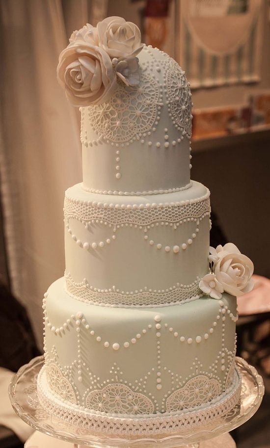 delicate lace cakes 35